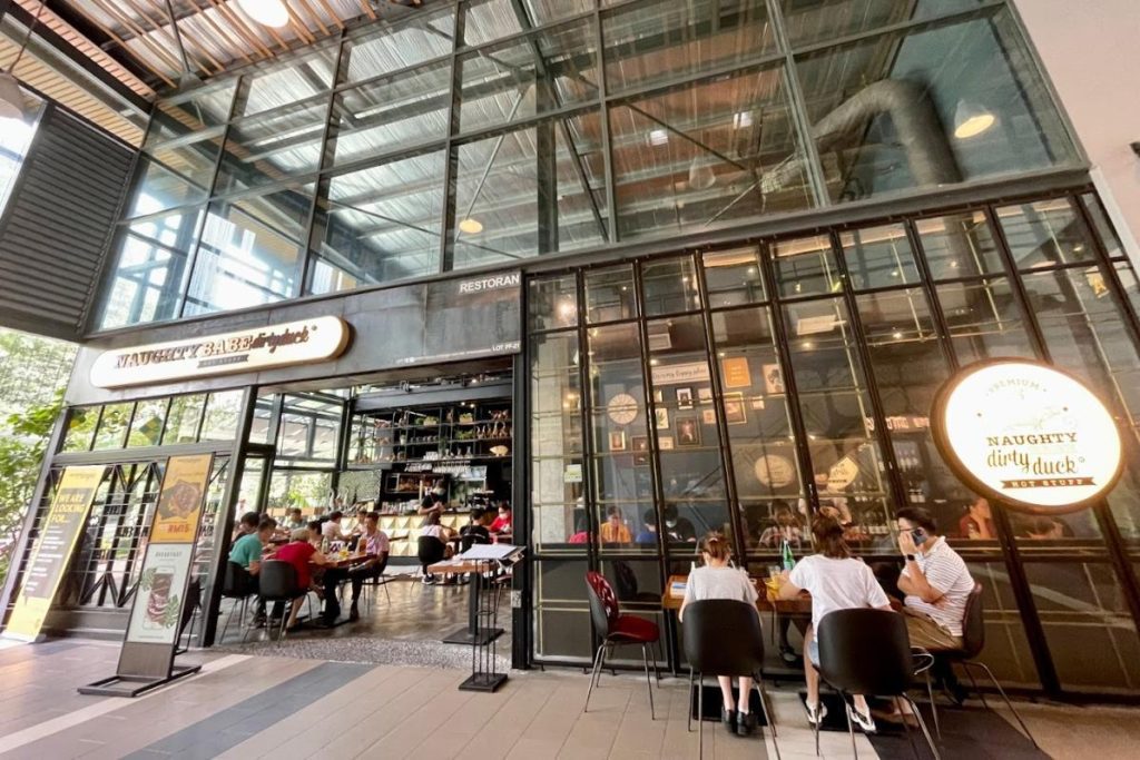 10 Restoran Mesra Haiwan Kesayangan Terbaik di KL & Selangor 2025 20 Naughty-Babe-Dirty-Duck-@-Waterfront-Desa-ParkCity