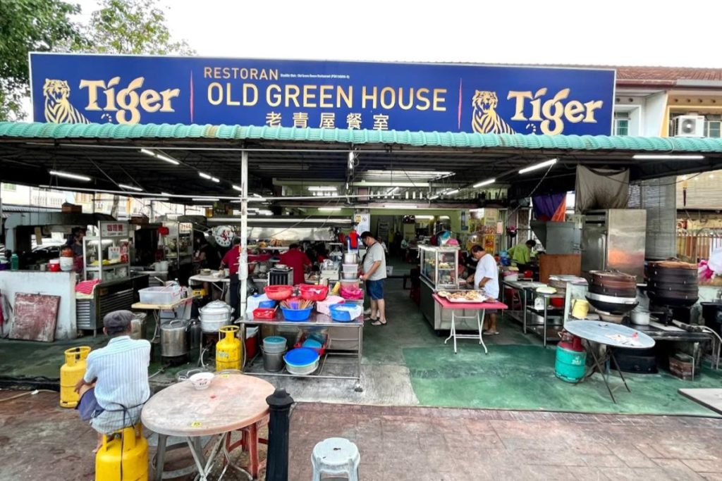 10 Tempat Terbaik Untuk Makan Malam di Pulau Pinang 2025 2 Restoran-Old-Green-House-