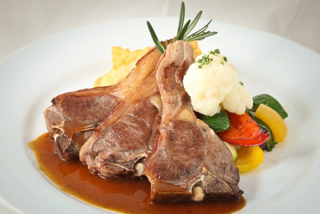 <strong>10 Restoran Lamb Chop Terbaik di Pulau Pinang 2025</strong> 19 Salsas-Penang-