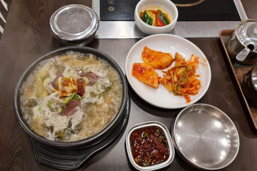 Top 10 Best Korean Foods in Sri Hartamas 2025 13 Shin-Yangpyung-Haejang-Guk-