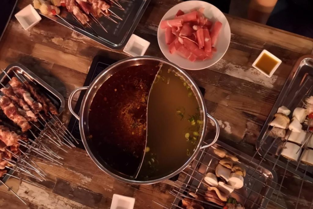10 Restoran Steamboat Terbaik di Sri Petaling 2025 5 TLC-BBQ-Cafe-