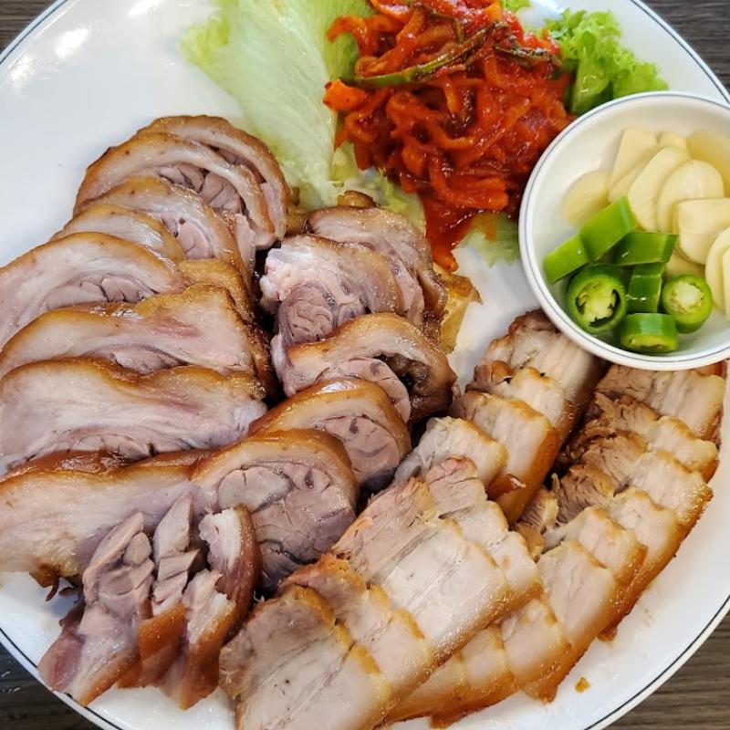 Top 10 Best Korean Foods in Sri Hartamas 2025 15 Wang-Jok-Korean-Restaurant-