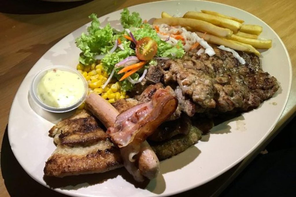 <strong>10 Restoran Lamb Chop Terbaik di Pulau Pinang 2025</strong> 17 Yaws-Roast-Grill-