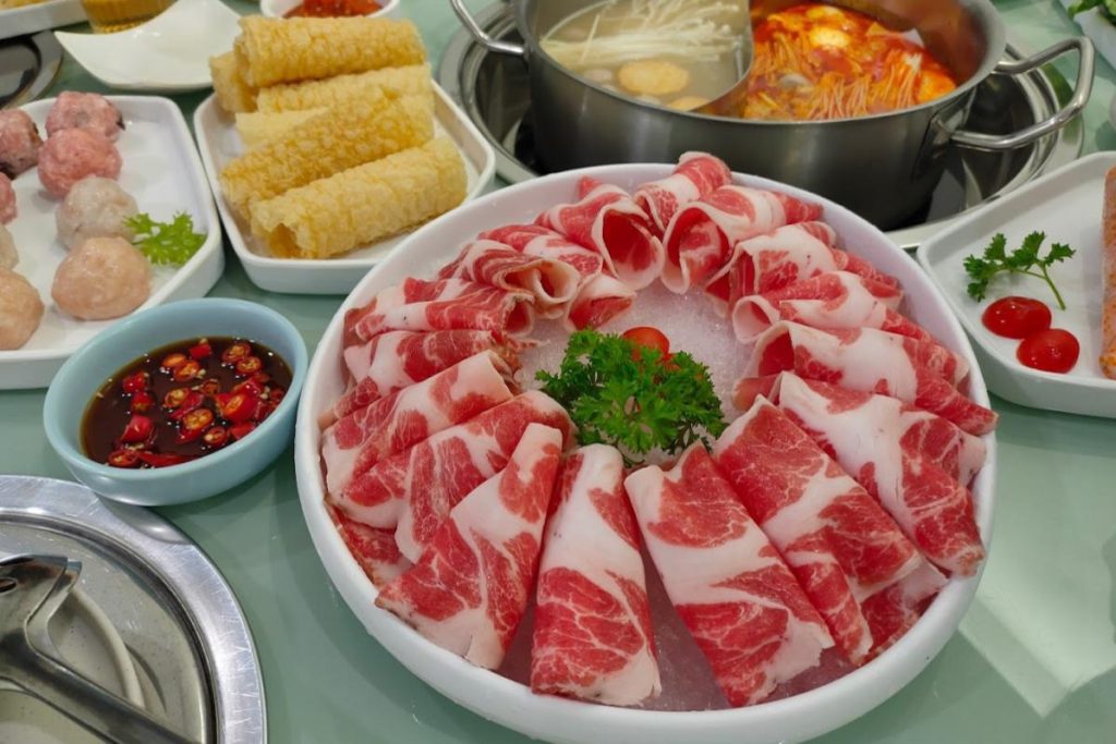 10 Restoran Steamboat Terbaik di Sri Petaling 2025 21 Yugami-Steamboat-