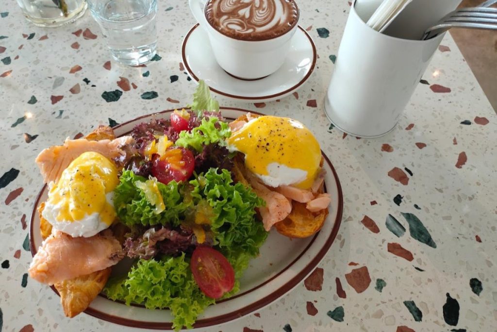 <strong>6 Restoran Pet Friendly Terbaik di Johor 2025</strong> 3 off-day-cafe-