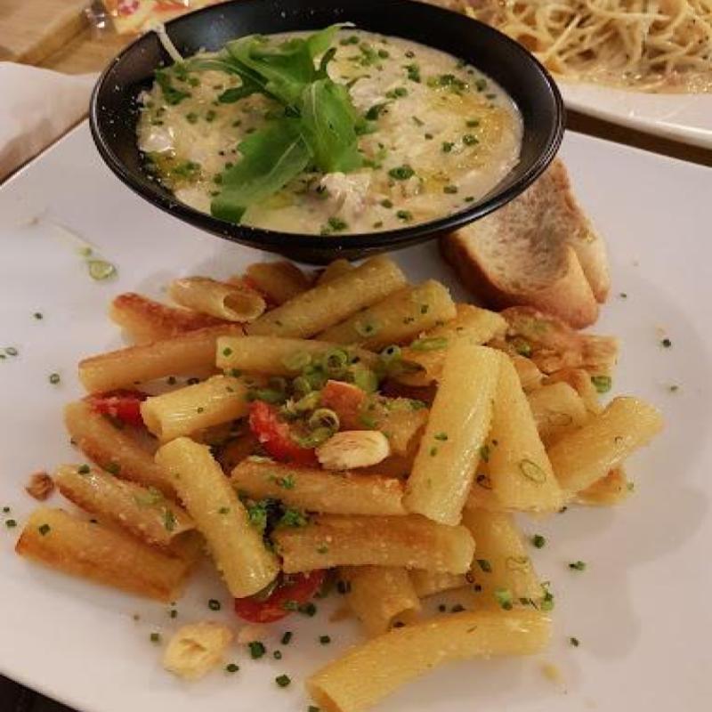 10 Mac & Keju Terbaik di KL & Selangor 2025 5 Basil-Pasta-House-