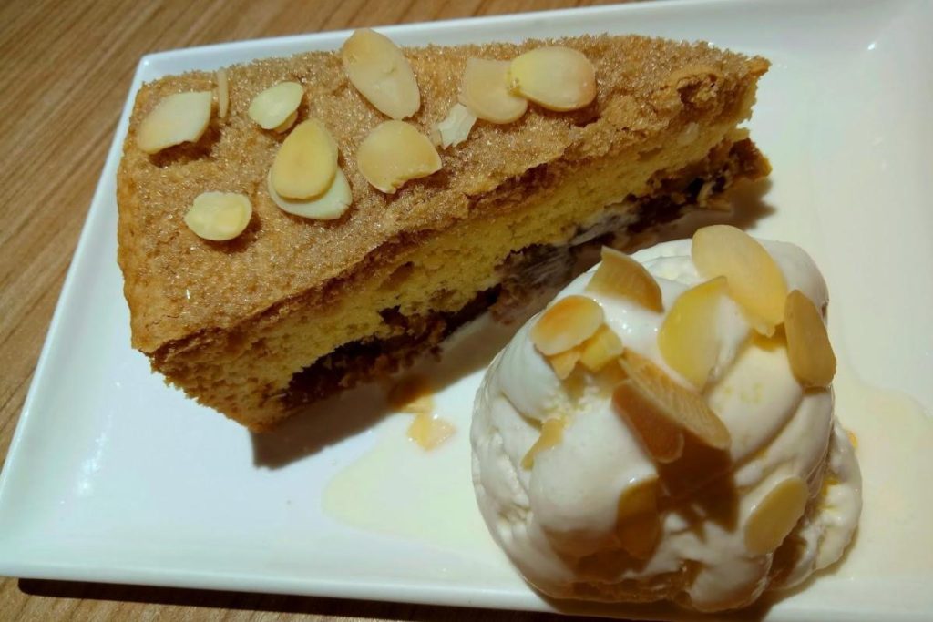 8 Restoran Pai Epal Terbaik di Pulau Pinang 2025 5 Black-Kettle-