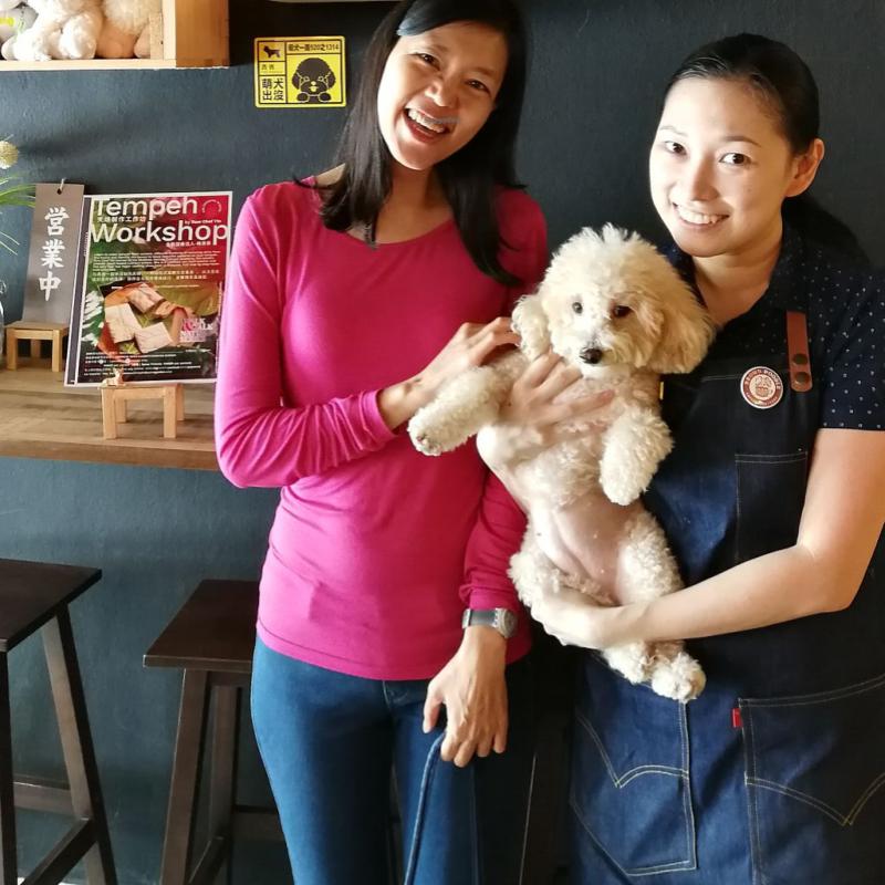Top 10 Best Pet Friendly Restaurants in Penang 2025 11 Brown-Poodle-Cafe-