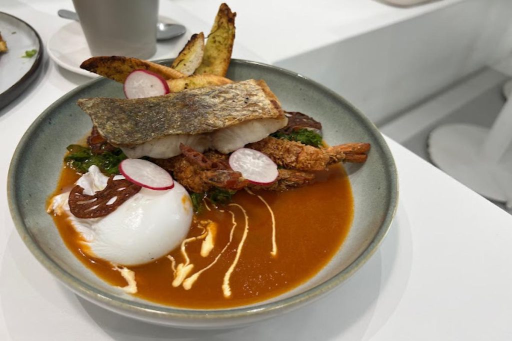 10 Restoran Menyajikan Poached Eggs Terbaik di Johor 2025 9 Commune-by-the-Creators-