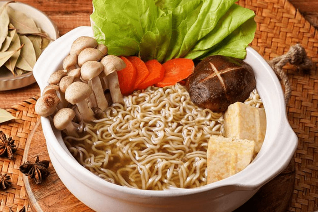 Top 12 Must-Eat Instant Noodles in Malaysia 2025 25 Kee-Hiong-Bak-Kut-Teh-Instant-Noodle