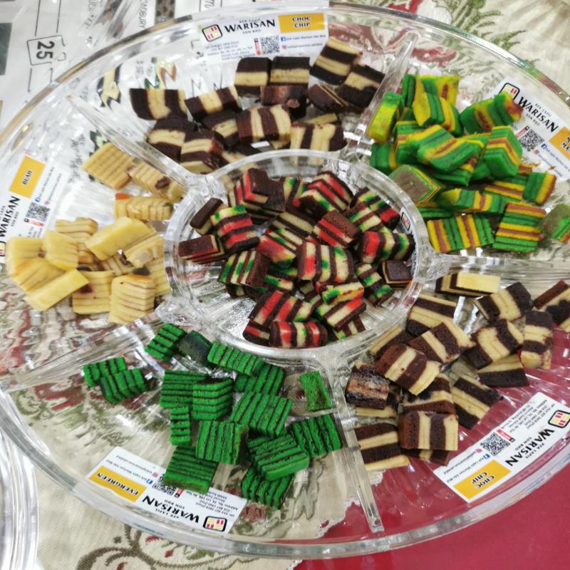 Top 10 Best Traditional Foods in Sarawak You Must Try 2025 10 Kek-Lapis-Sarawak-