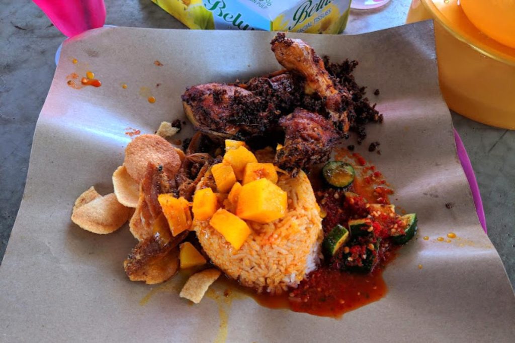 Top 6 Best Nasi Kukus in Ipoh 2025 7 Nasi-Kukus-Ayam-Dara-