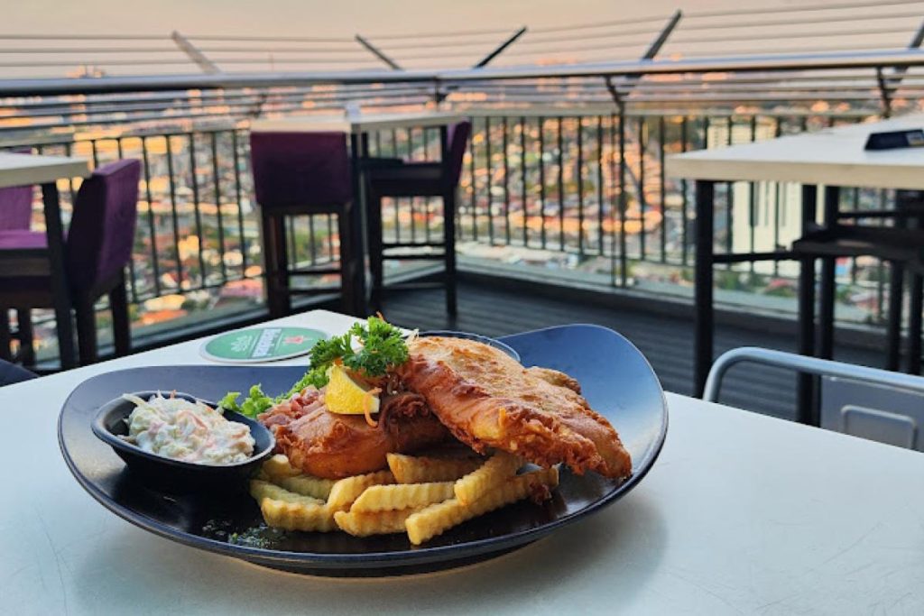 <strong>6 Restoran Rooftop Terbaik di Johor 2025</strong> 13 Pantheon-Lounge-Sky--