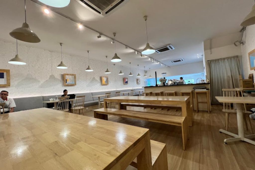 10 Restoran Menyajikan Poached Eggs Terbaik di Johor 2025 6 The-Atlas-Maison-