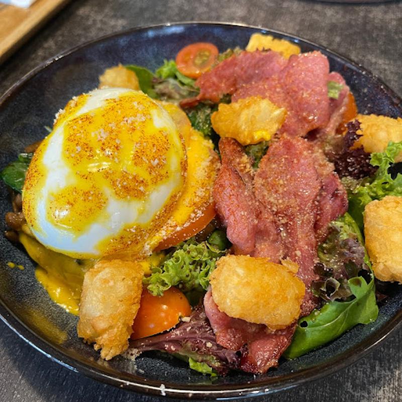 10 Restoran Menyajikan Poached Eggs Terbaik di Johor 2025 11 The-Brew-Orchestra-