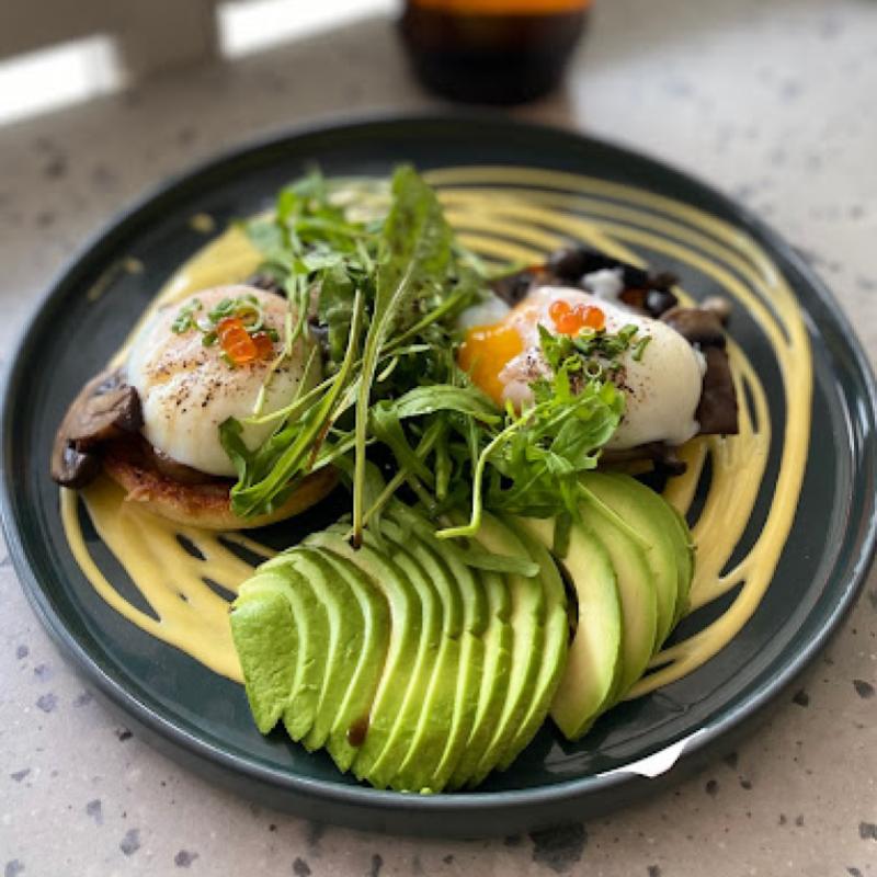 10 Restoran Menyajikan Poached Eggs Terbaik di Johor 2025 3 The-Replacement-Lodge-Kitchen-