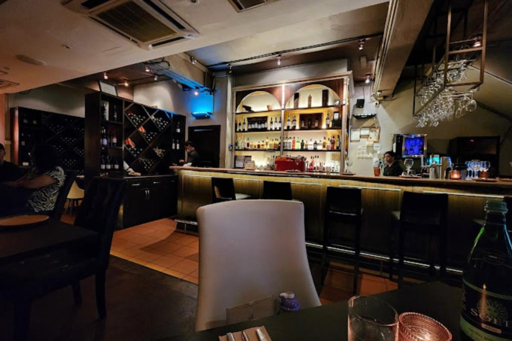 Top 15 Most Romantic Restaurants in Kuala Lumpur & Selangor 2025 4 Vins-Restaurant