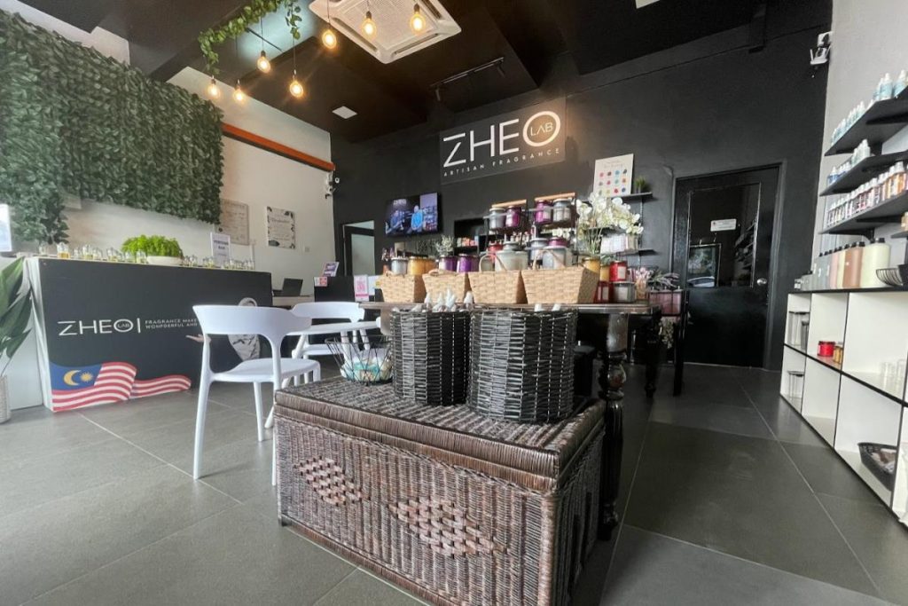 Top 7 Best OEM Manufacturer Perfume in Malaysia 2025 3 Zheo-Lab-Fragrance-
