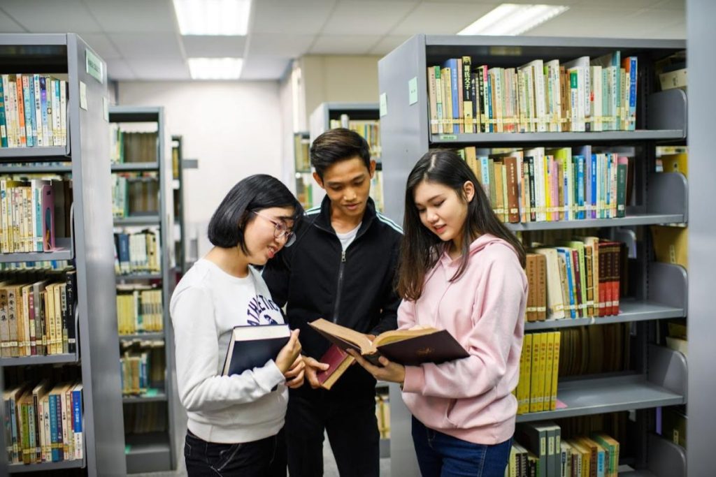 Top 15 Best Private Universities in Malaysia 2025 15 untitled-rectangle-presentation---T.