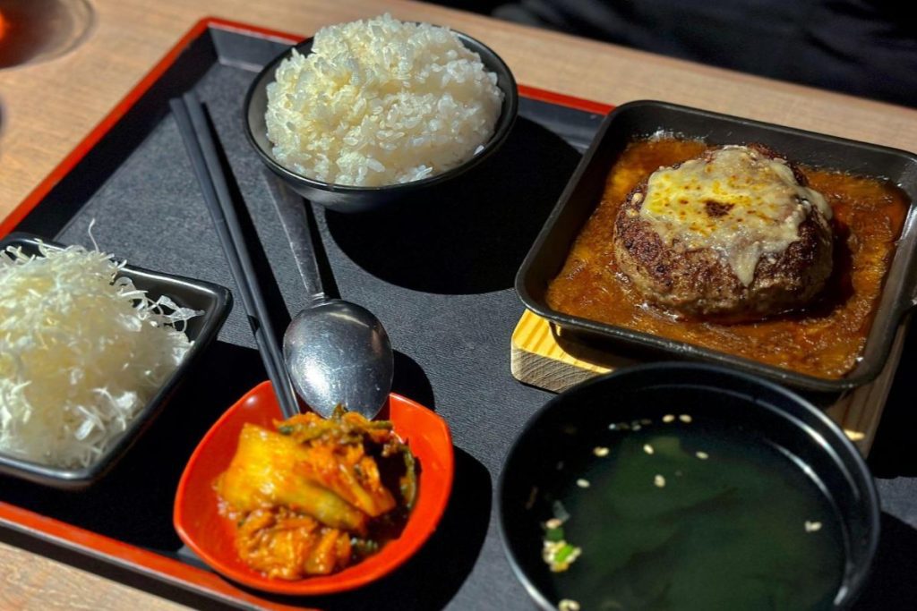 Gyutaro Yakiniku’s <strong>Solo Feast </strong>Awaits! 8 From-the-wagyu-yakiniku-menu-Cheese-Curry-Wagyu-Burger-with-Rice-