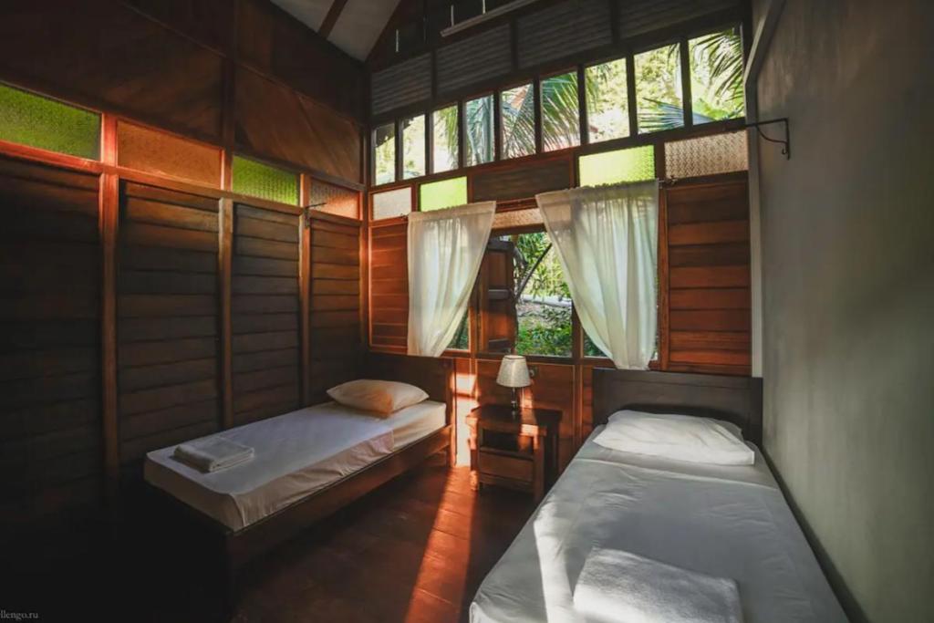10 Airbnb Terbaik di Langkawi 2025 2 Alamanda-Markisa-Villa-bedroom