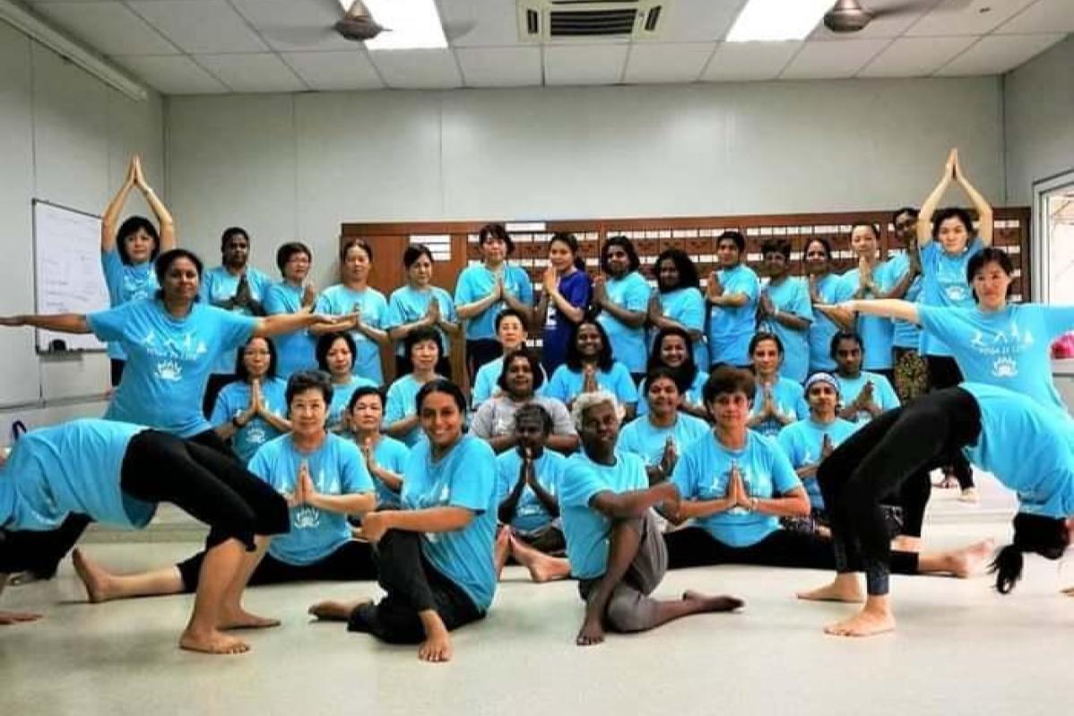 10 Kelas Yoga Terbaik di Pulau Pinang 2025 10 Arutjothee-Yoga-Academy-yogis