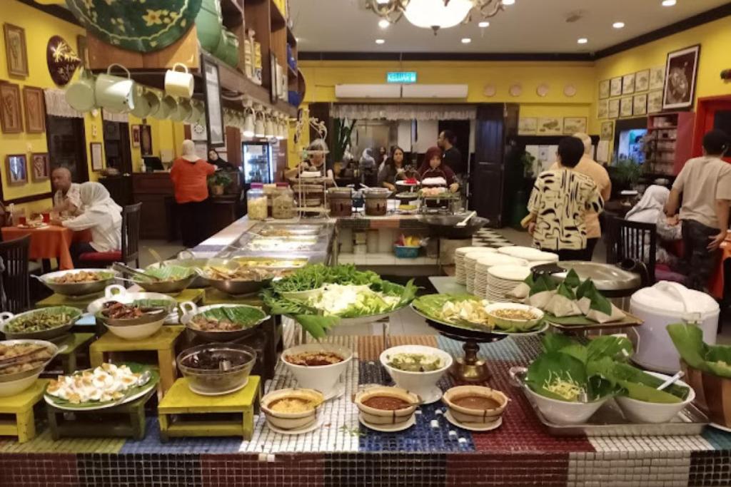 Top 10 Best Cheap Buffets in KL 2025 3 Chef-Dato-Ismail-Restaurant-interior