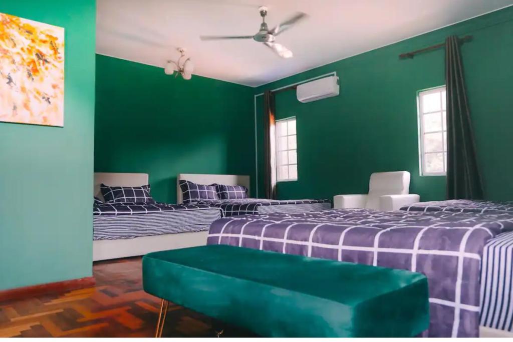 Top 10 Best Airbnbs in Genting Highlands 2025 10 DPine-Villa-bedroom