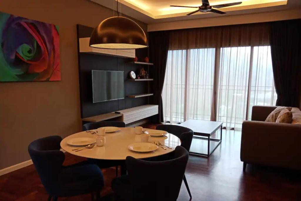Top 10 Best Airbnbs in Genting Highlands 2025 17 Family-Stay-interior