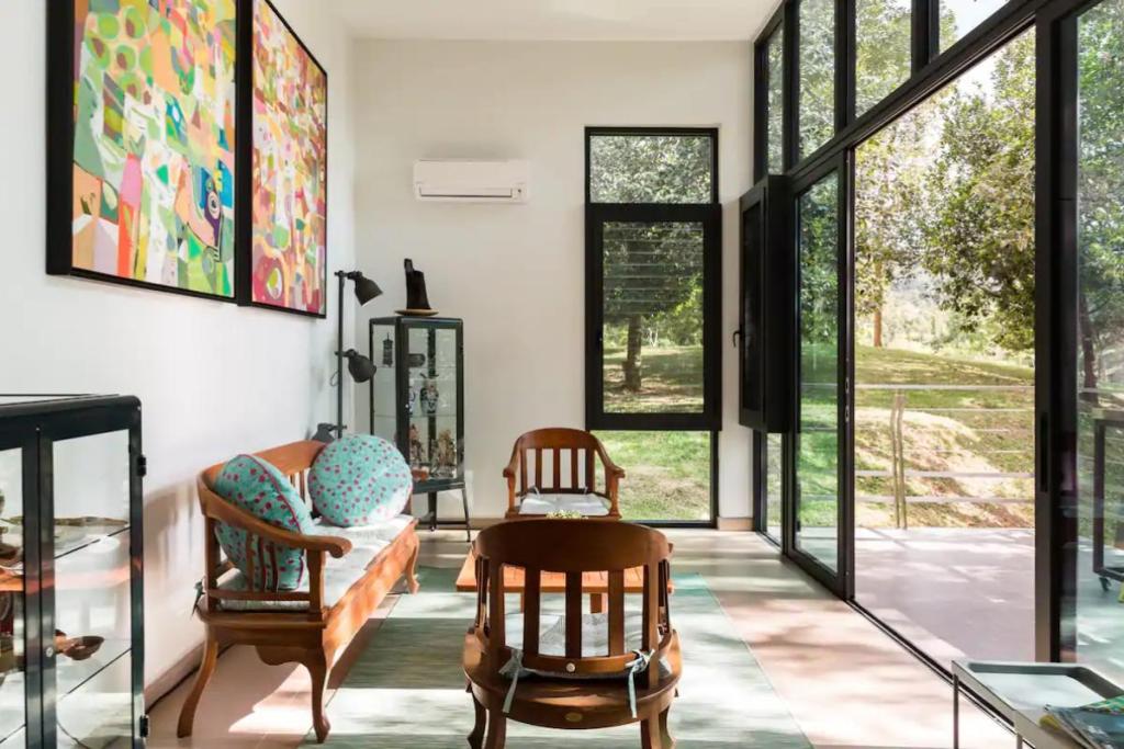 Top 10 Best Airbnbs in Genting Highlands 2025 2 Idyllic-Villa-Ijo-living-room