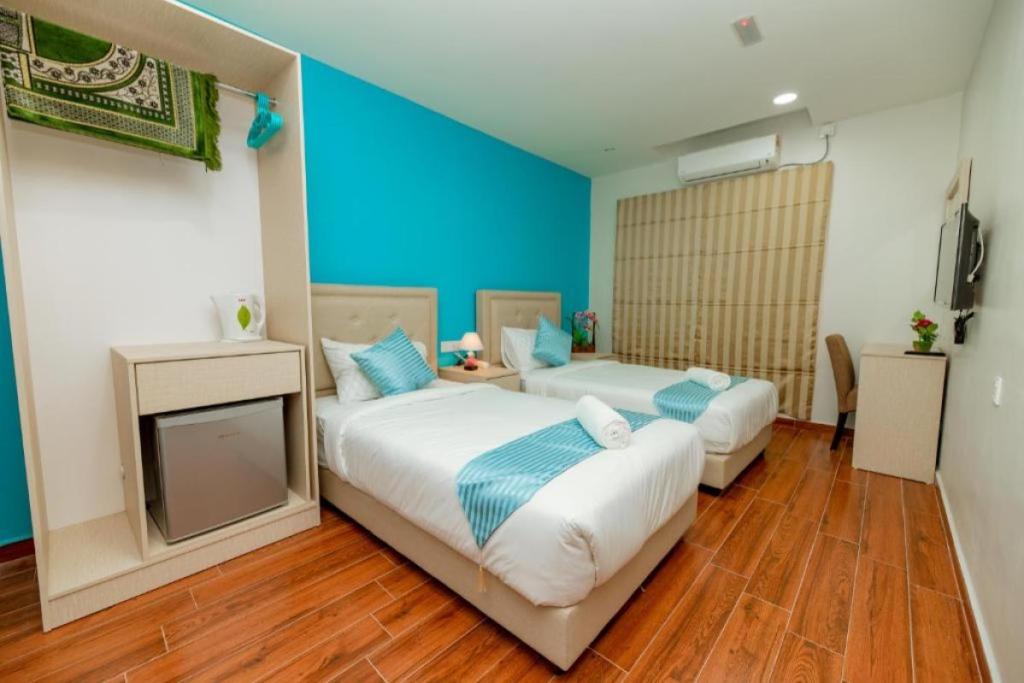 Top 7 Best Budget-Friendly Hotels in Langkawi 2025 17 De-bleu-hotel-room