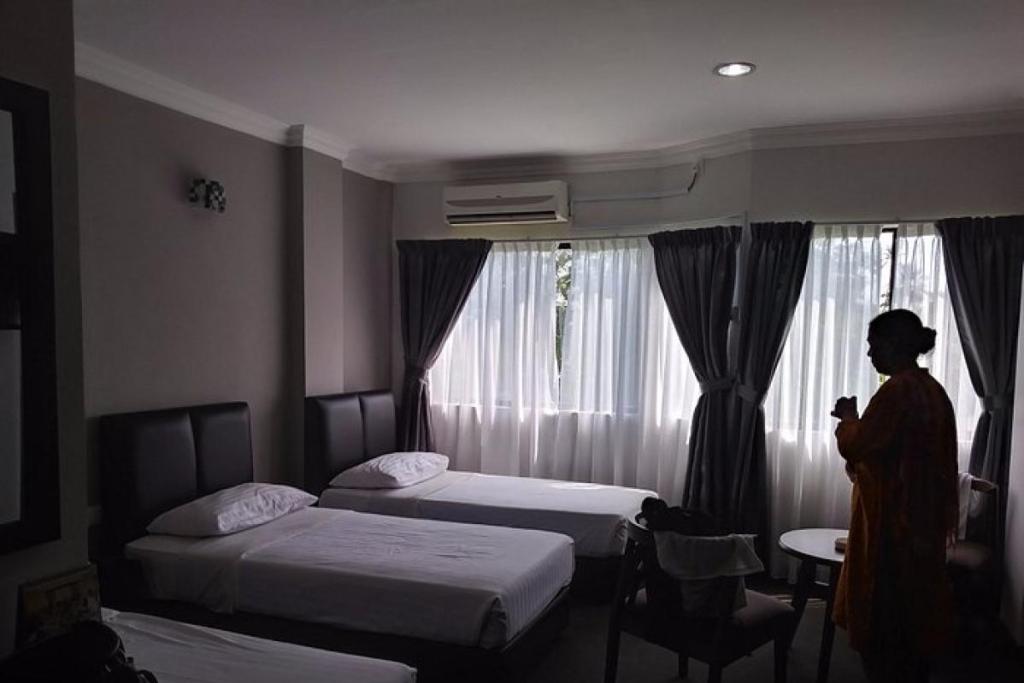 Top 7 Best Budget-Friendly Hotels in Langkawi 2025 7 Myangkasa-Akademi-and-Resort-room