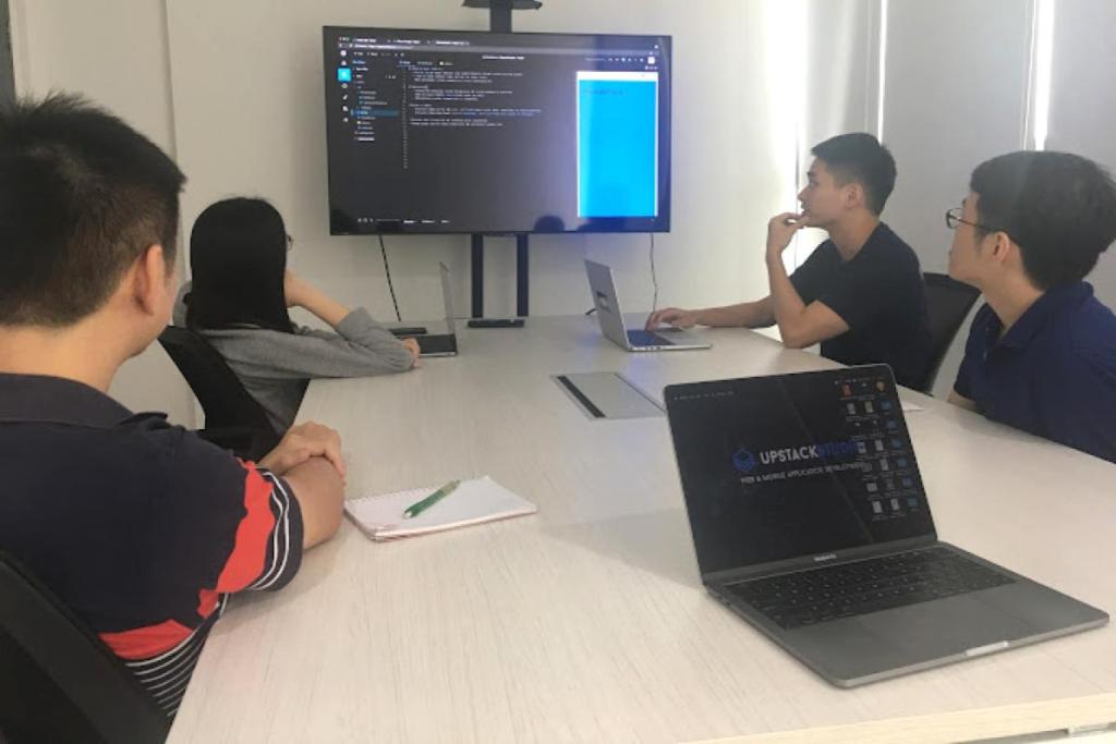 Top 10 Best Mobile App Developers in Malaysia 2025 3 Upstack-Studio-discussion-session