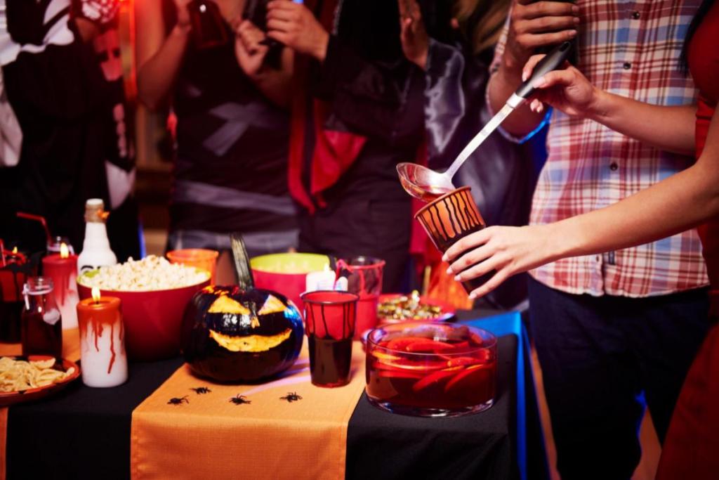 Halloween 2023: Of Parties, Easy Makeup, Costumes & Ghostly Fun 9 halloween 6 1