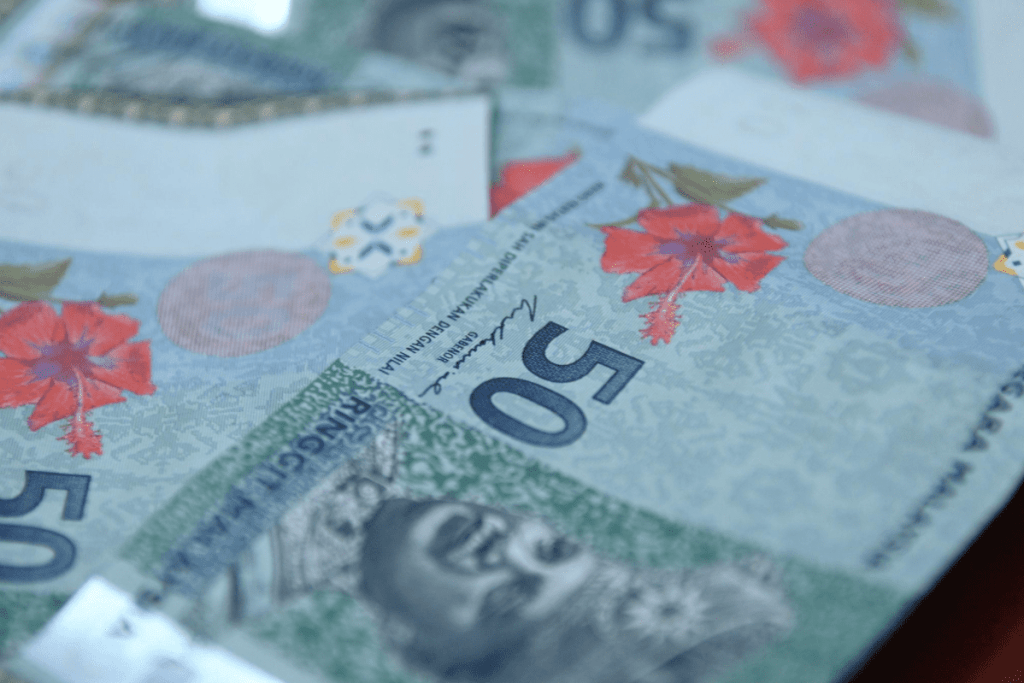 How to Choose the Safest and Best Quality Water Bottle? 9 water bottle 1