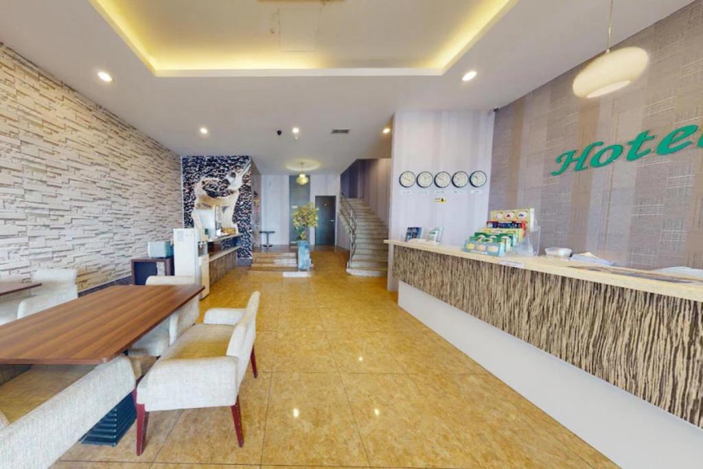 Top 10 Best Budget-Friendly Hotels in Johor Bahru 2025 18 Aeon-Tebrau-Homestay-reception-area