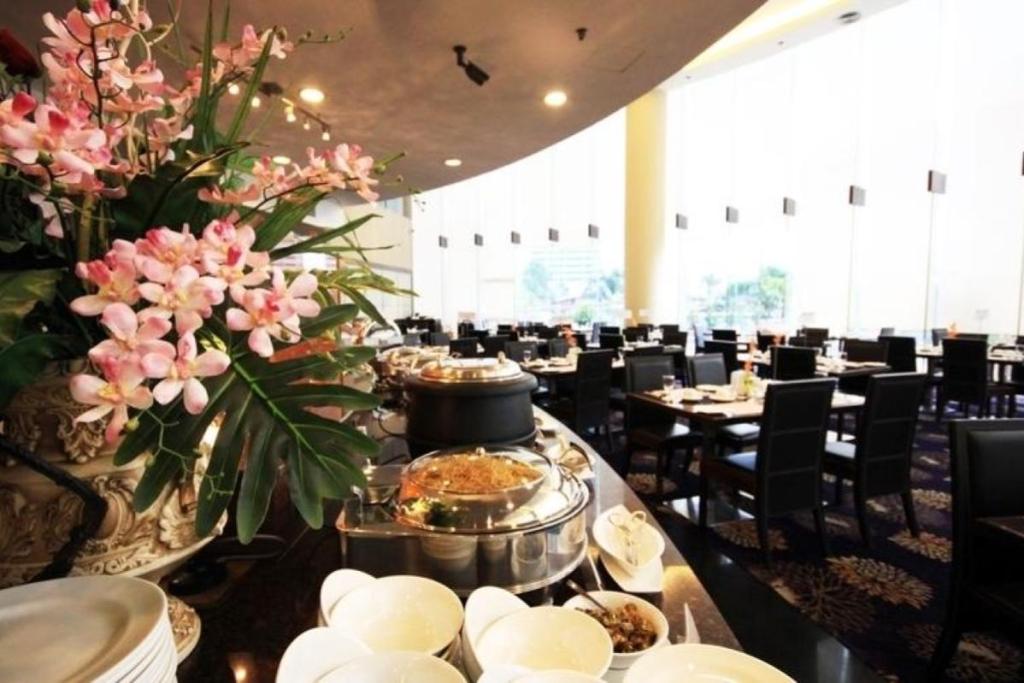 8 Bufet Murah Terbaik Bawah RM150 di Johor Bahru 2025 15 Cafe Para Para Grand Paragon Hotel 1