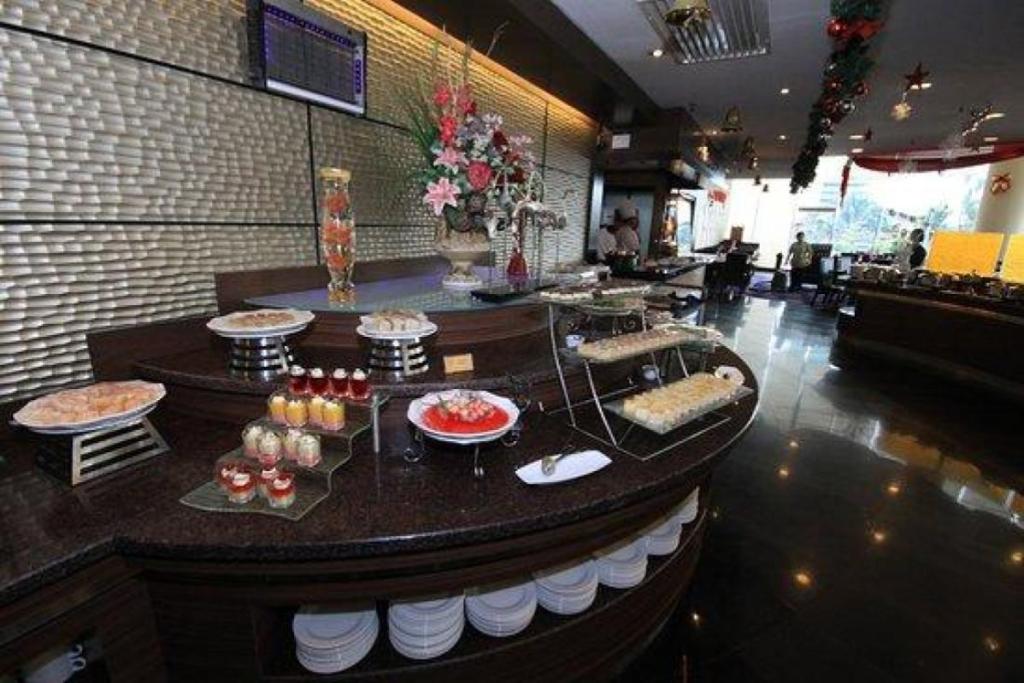 8 Bufet Murah Terbaik Bawah RM150 di Johor Bahru 2025 14 Cafe Para Para Grand Paragon Hotel