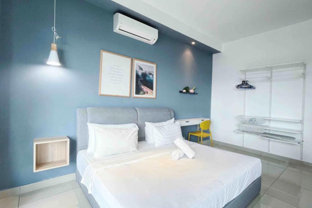 Top 10 Best Airbnbs Under RM150 in KL 2025 12 Cozy-Studio-At-Arte-Plus-bedroom