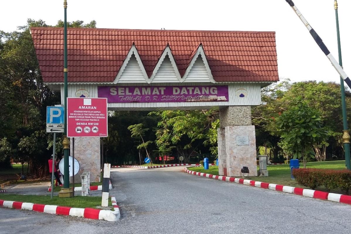 Top 10 Best Things to Do in Ipoh for Nature Lovers and Foodies 2025 8 D-R-Seenivasagam-Recreational-Park-entrance