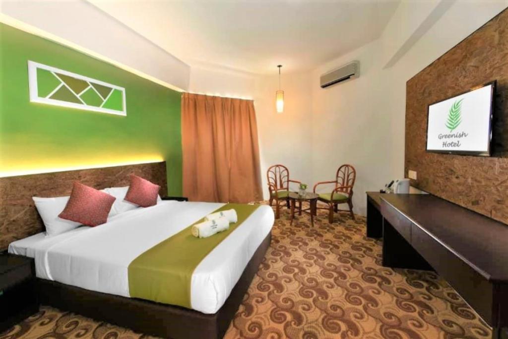 Top 7 Best Budget-Friendly Hotels in Langkawi 2025 5 De-Greenish-Village-room