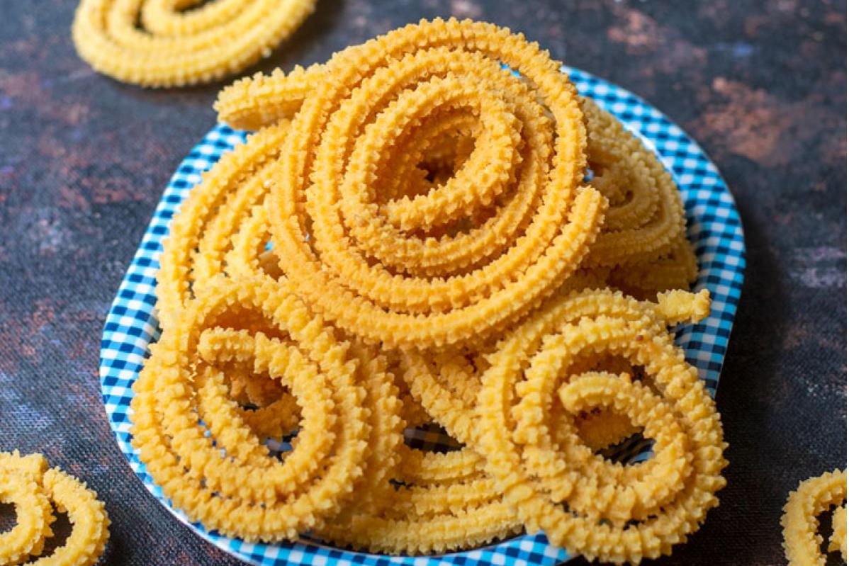 10 Perkara Terbaik Untuk Dilakukan Semasa Deepavali 2024 8 Have Fun Making Homemade Murukku