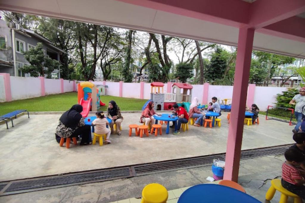 Top 10 Best Montessori Kindergartens in KL & PJ 2025 7 Junior-Creative-Montessori-playground