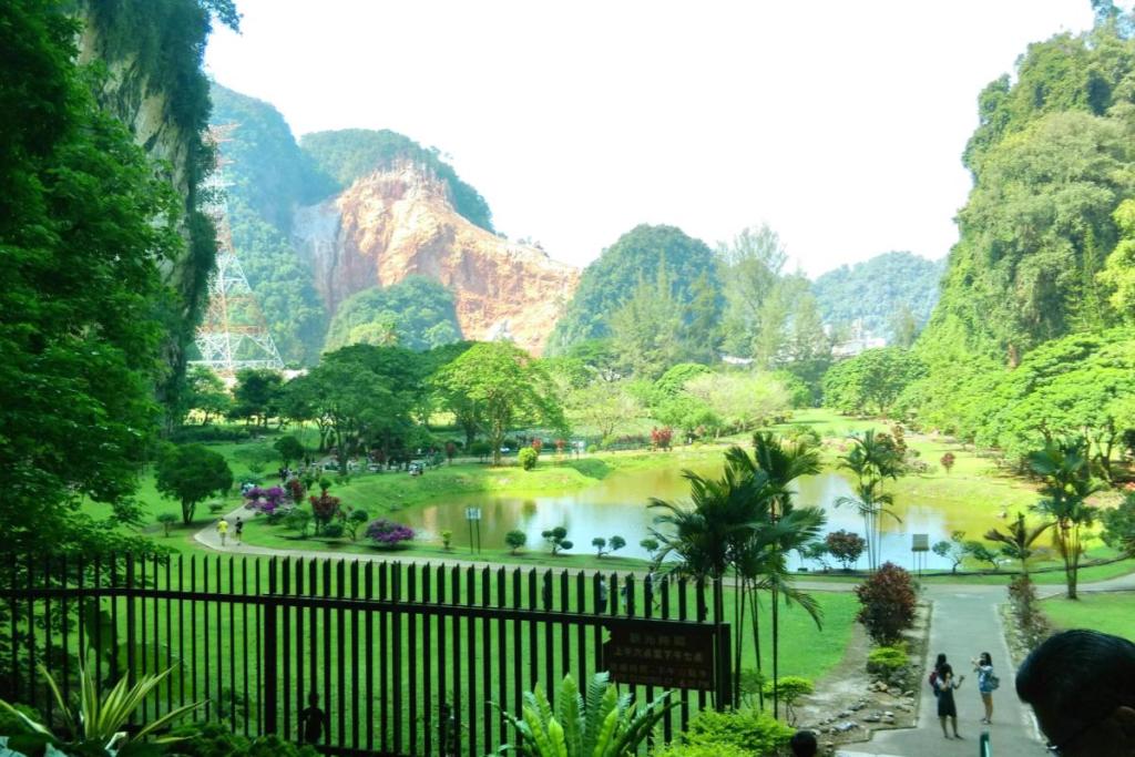 Top 10 Best Things to Do in Ipoh for Nature Lovers and Foodies 2025 4 Kek-Look-Tong