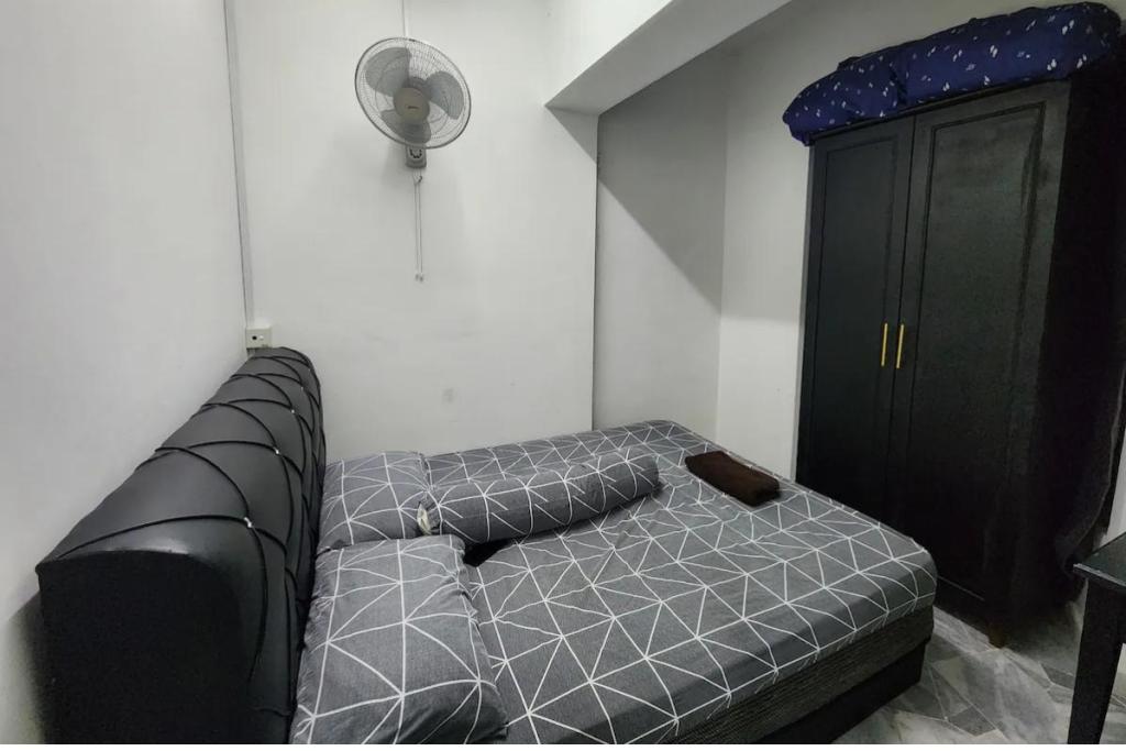10 Airbnb Terbaik di Port Dickson 2025 4 Ocean-View-Resort-bedroom