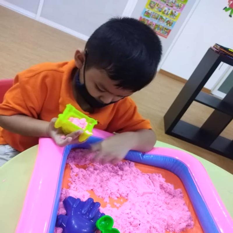 Top 10 Best Kindergartens in Puchong 2025 19 Orange-Montessori-kid-playtime