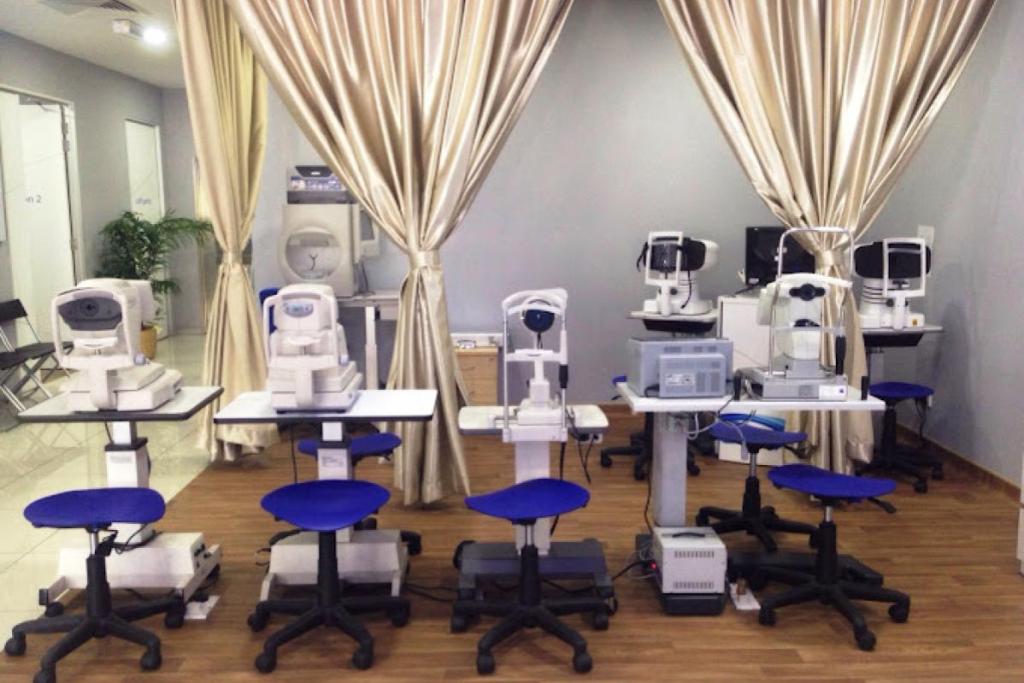 Top 9 Best Eye Specialists in Johor Bahru 2025 3 VISTA-Eye-equipments