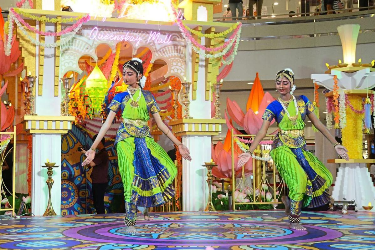 10 Perkara Terbaik Untuk Dilakukan Semasa Deepavali 2024 20 Watch Deepavali Cultural Shows with Family and Friends