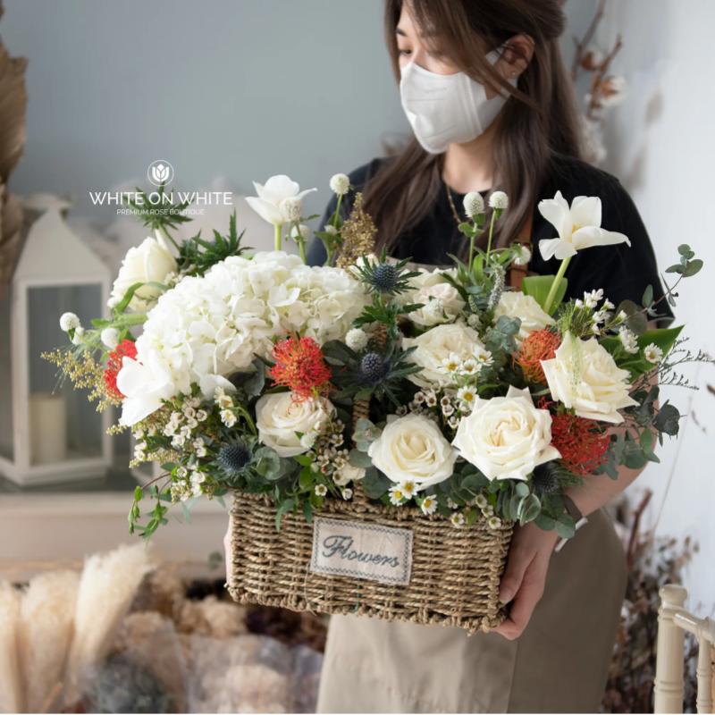 Top 6 Best Florist Shops in Penang 2025 13 White-On-White-flowers-arrangement