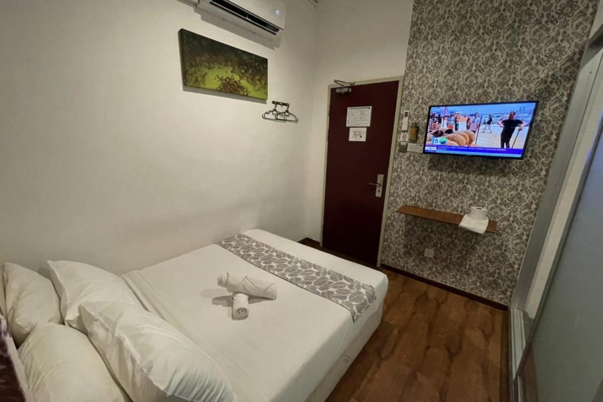 Top 10 Best Pet-Friendly Hotels in Malaysia 2025 12 Woodpecker-Lodge-room